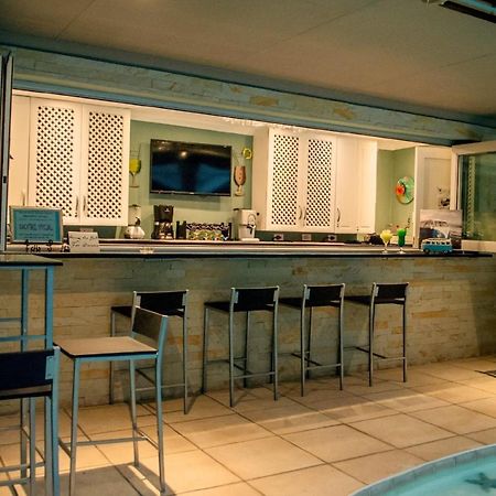 Club Cocomo Hartbeespoort Luaran gambar